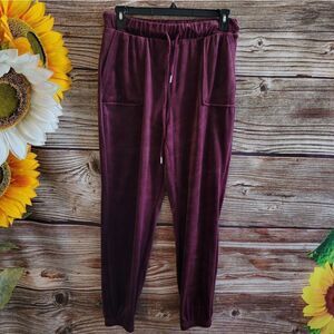 Grave Fame Women's Causal pants plum NWT